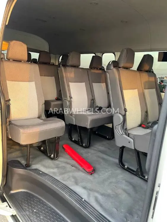 Toyota Hiace 2022 for Sale in Dubai Image-3