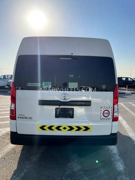 Toyota Hiace 2025 for Sale in Dubai Image-11