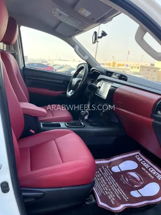 Toyota Hilux 2021 for Sale in Dubai Image-14