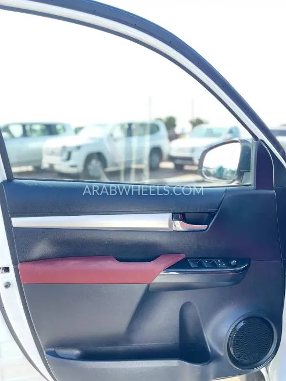 Toyota Hilux 2023 for Sale in Dubai Image-15