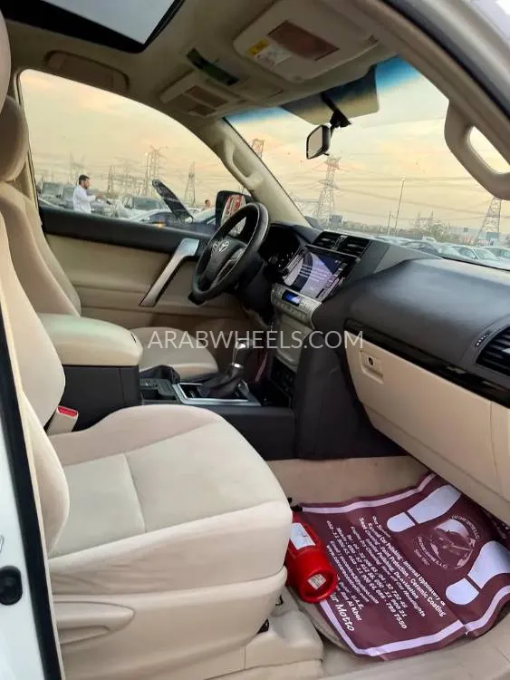 Toyota Land Cruiser Prado 2020 for Sale in Dubai Image-3