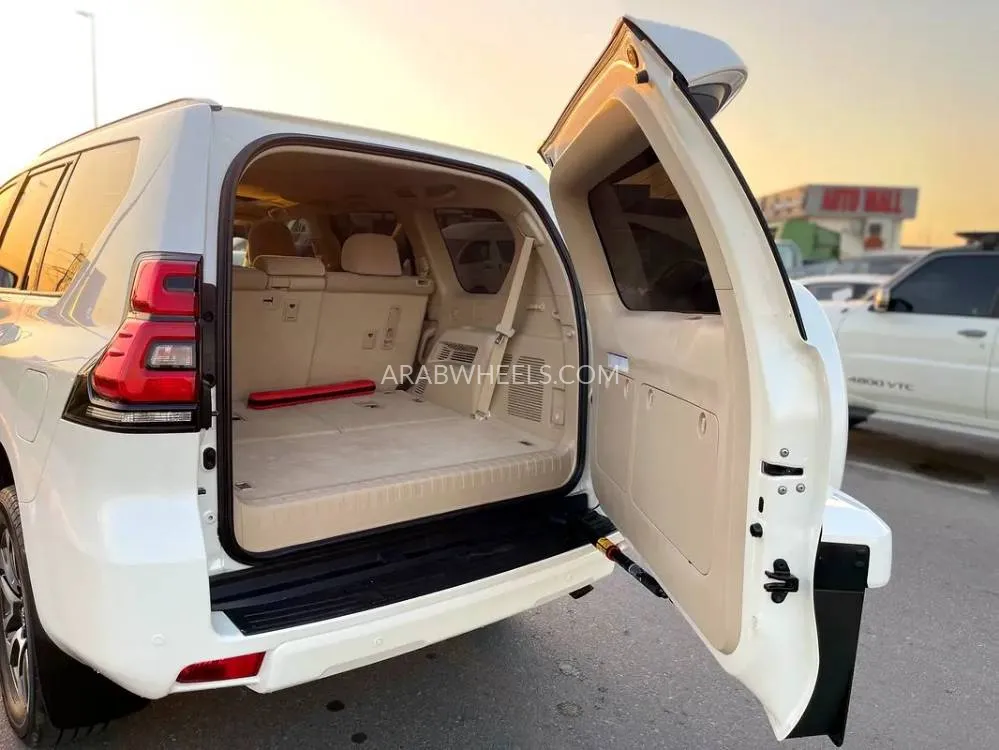 Toyota Land Cruiser Prado 2022 for Sale in Dubai Image-20