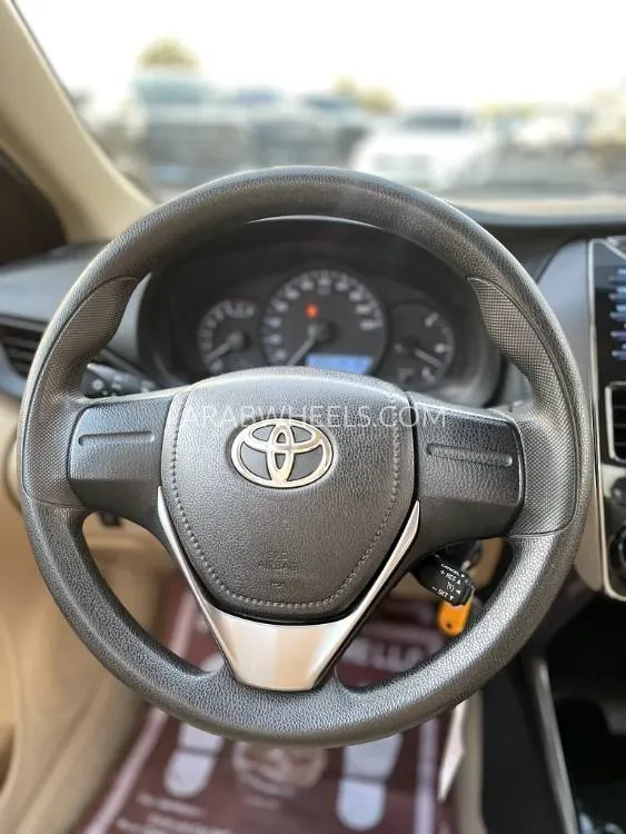 Toyota Yaris 2022 for Sale in Dubai Image-4