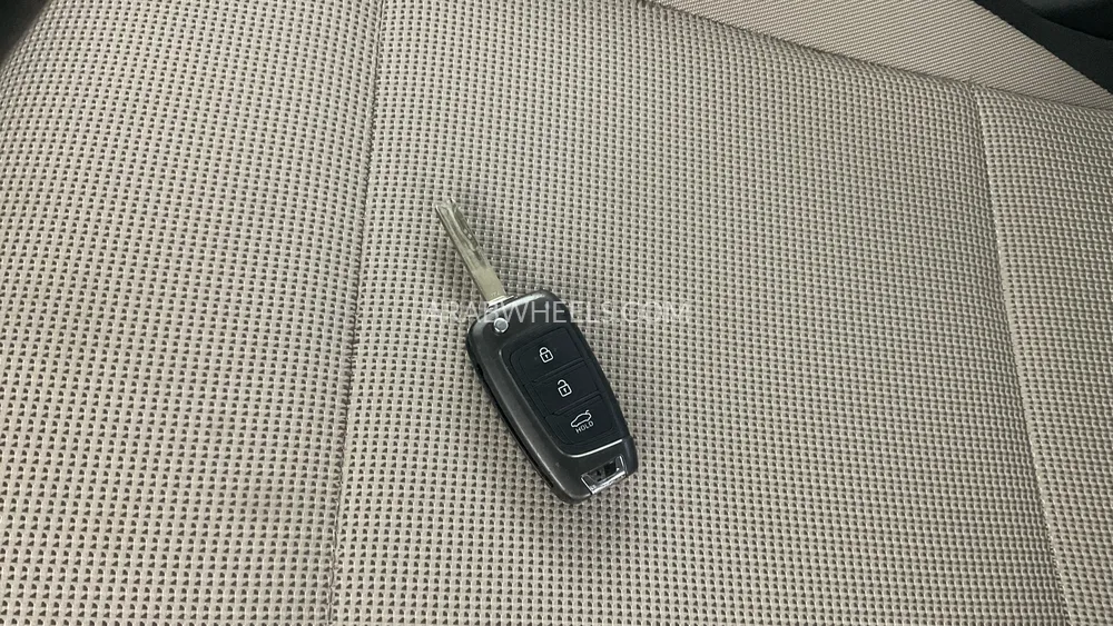 Hyundai Accent 2020 for Sale in Dubai Image-16