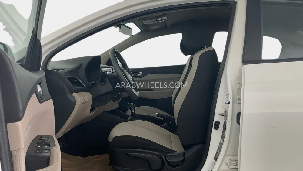 Hyundai Accent 2020 for Sale in Dubai Image-22