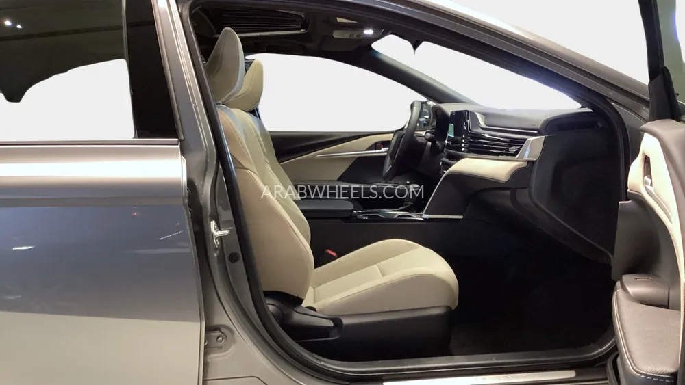 Toyota Camry 2025 for Sale in Sharjah Image-27