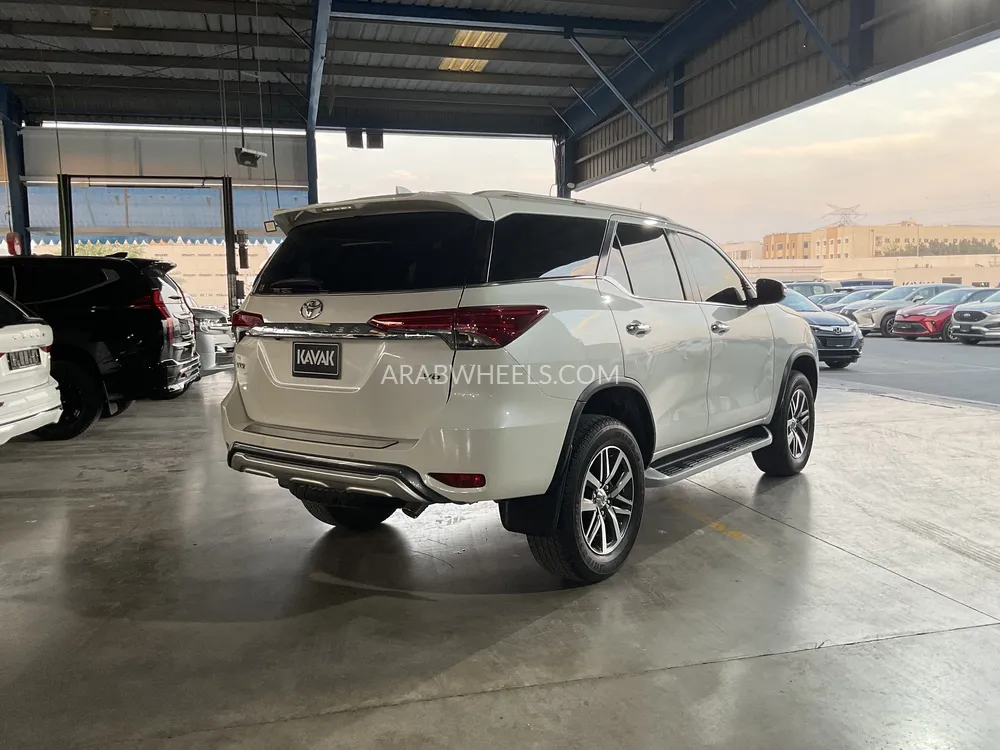 Toyota Fortuner 2020 for Sale in Sharjah Image-4