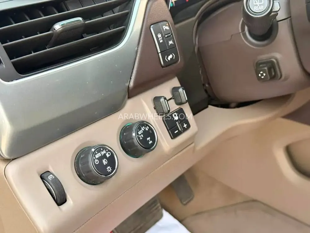 Chevrolet Tahoe 2019 for Sale in Sharjah Image-6