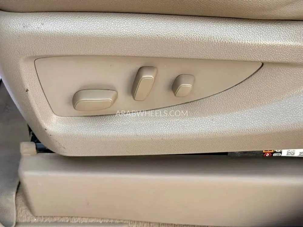 Chevrolet Tahoe 2019 for Sale in Sharjah Image-11