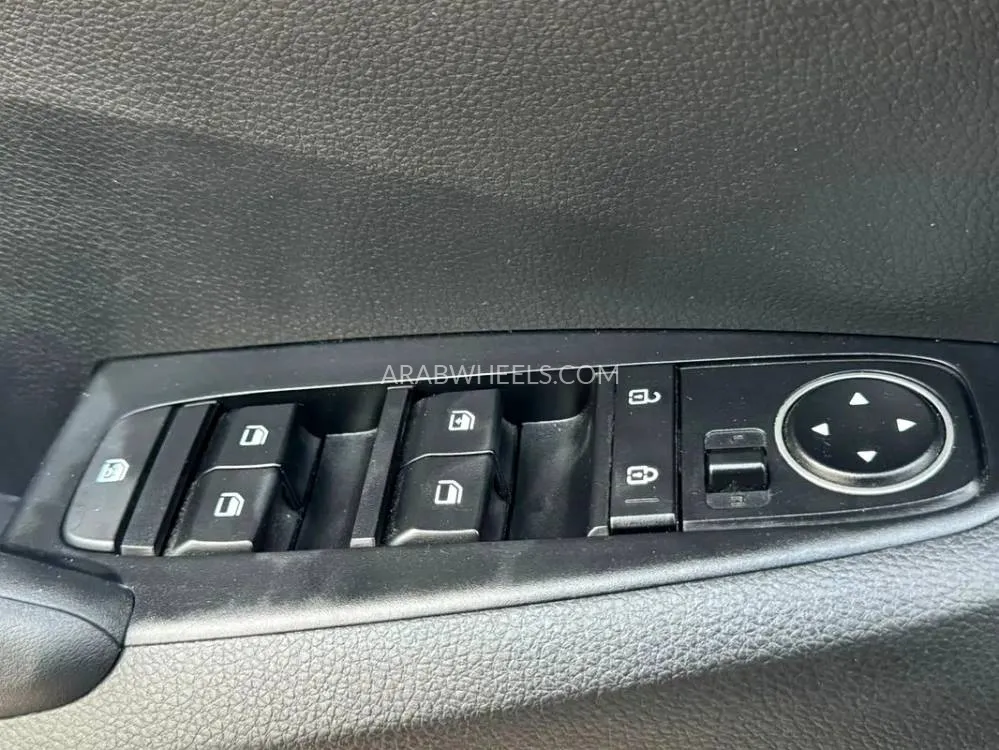 كيا سيلتوس 2023 for Sale in الشارقة Image-13