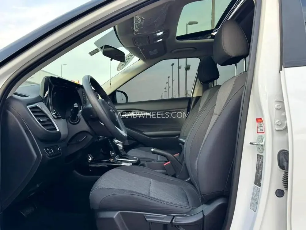 Kia Seltos 2023 for Sale in Sharjah Image-9