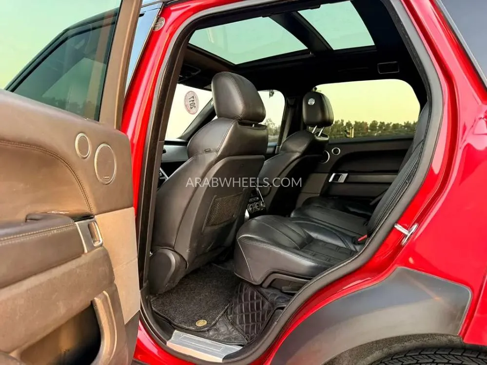 Land Rover Range Rover Sport 2017 for Sale in Sharjah Image-3
