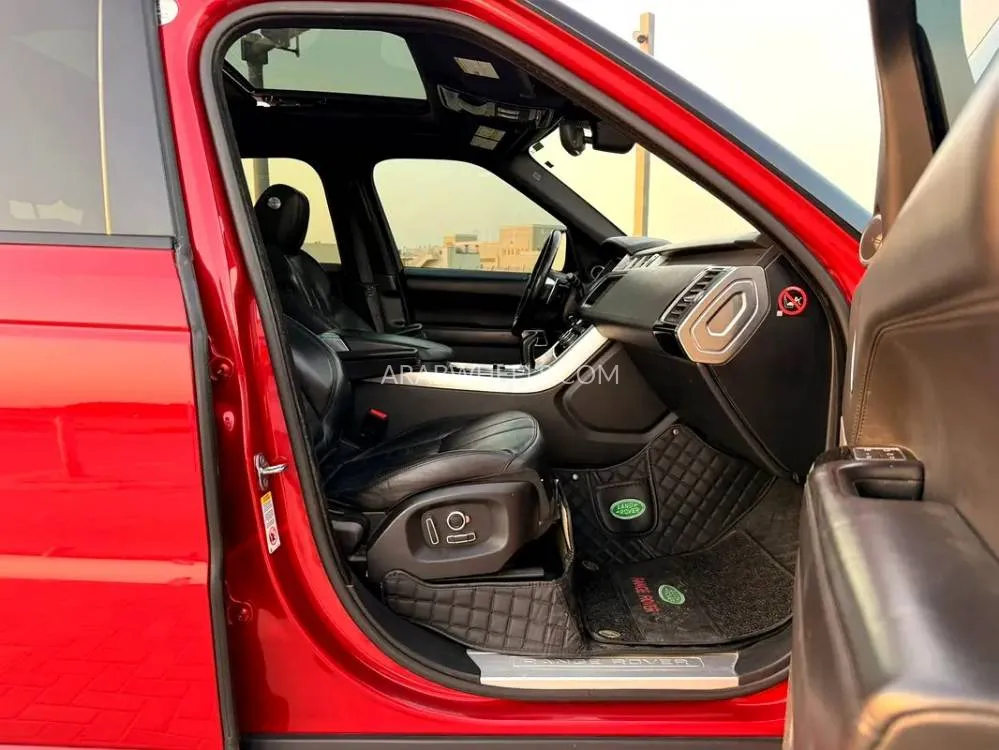 Land Rover Range Rover Sport 2017 for Sale in Sharjah Image-4