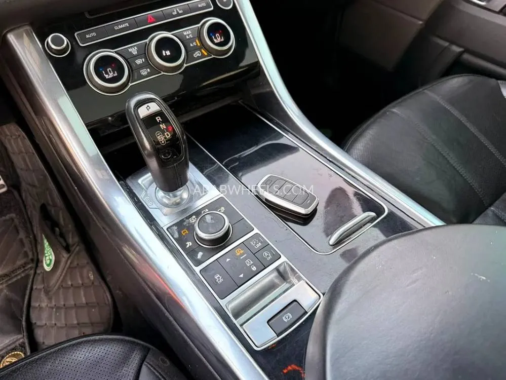 Land Rover Range Rover Sport 2017 for Sale in Sharjah Image-10