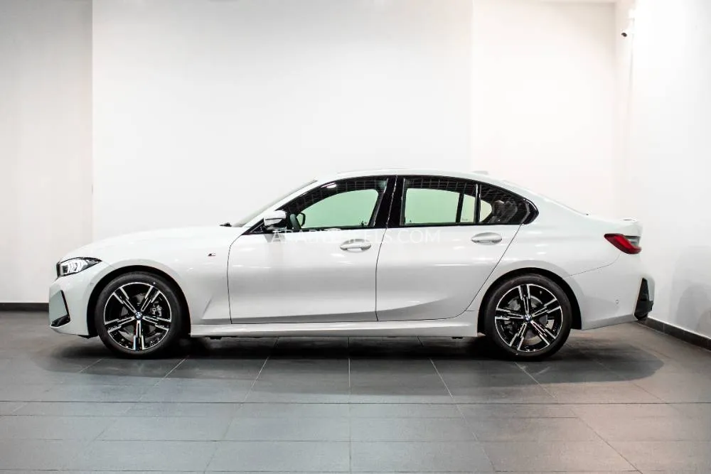 بي إم دبليو الفئة الثالثة 2026 for Sale in أبو ظبي Image-3