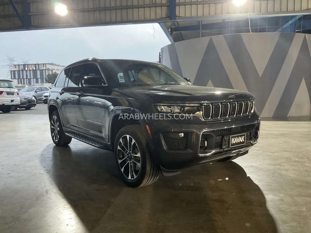 Jeep Grand Cherokee 2023 for Sale in Sharjah Image-3