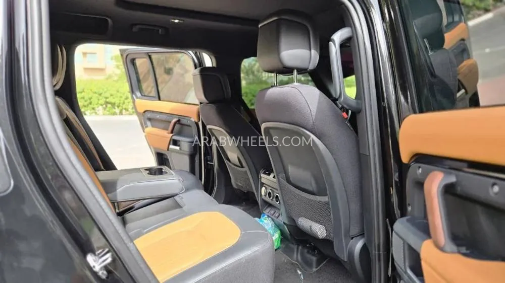 Land Rover Defender 2024 for Sale in Dubai Image-7