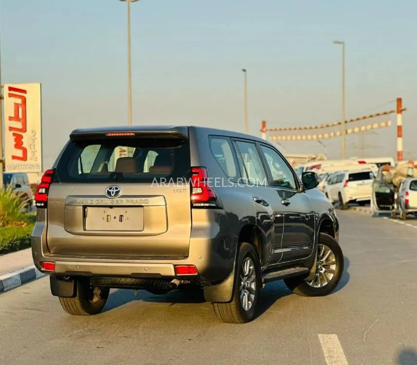 Toyota Land Cruiser Prado 2022 for Sale in Dubai Image-3