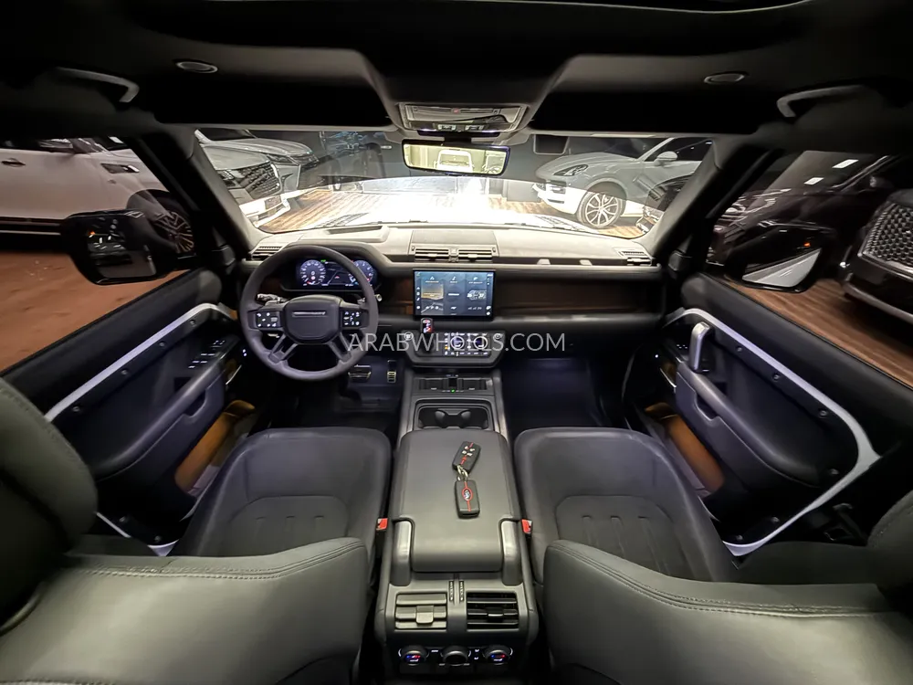 Land Rover Defender 2023 for Sale in Dubai Image-7