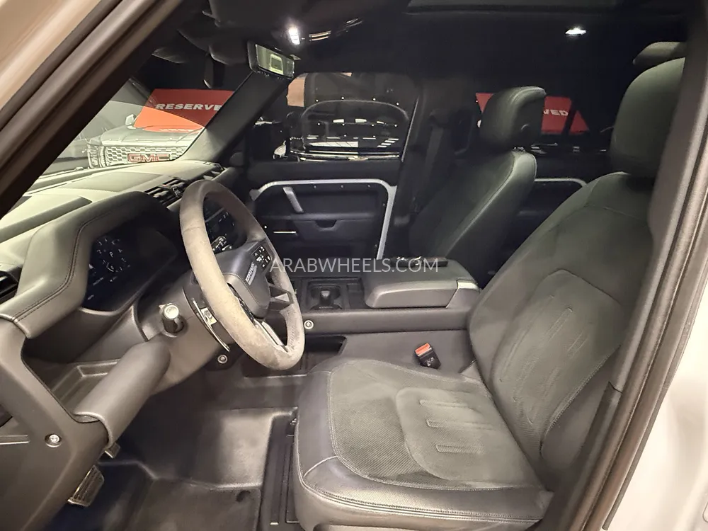 Land Rover Defender 2023 for Sale in Dubai Image-6