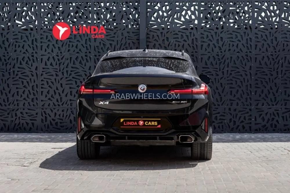 BMW X4 2023 for Sale in Dubai Image-6