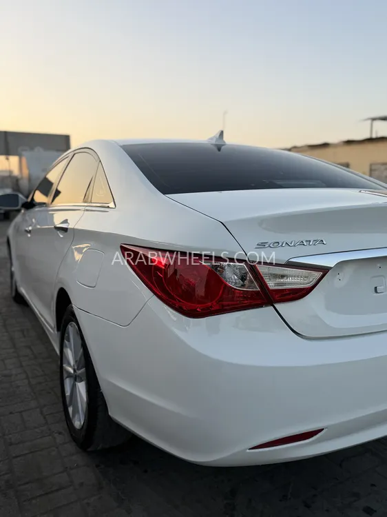 Hyundai Sonata 2011 for Sale in Ajman Image-5