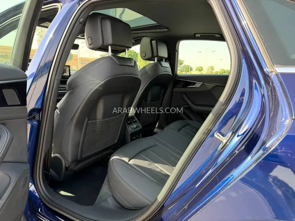 Audi A4 2022 for Sale in Dubai Image-8