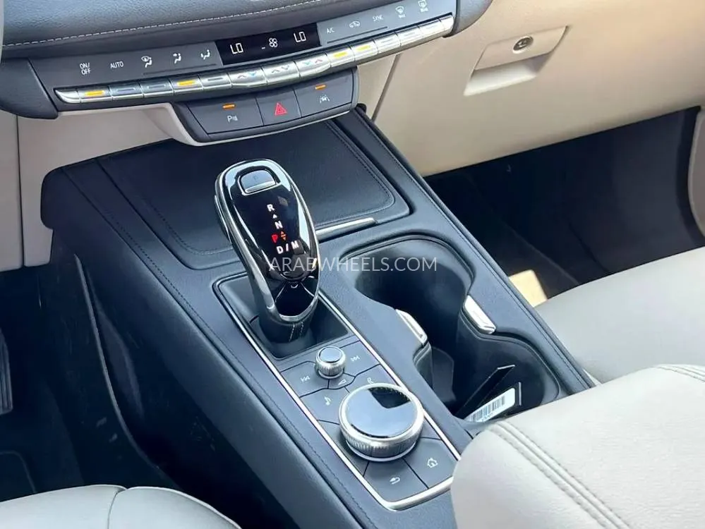 Cadillac XT4 2023 for Sale in Dubai Image-10