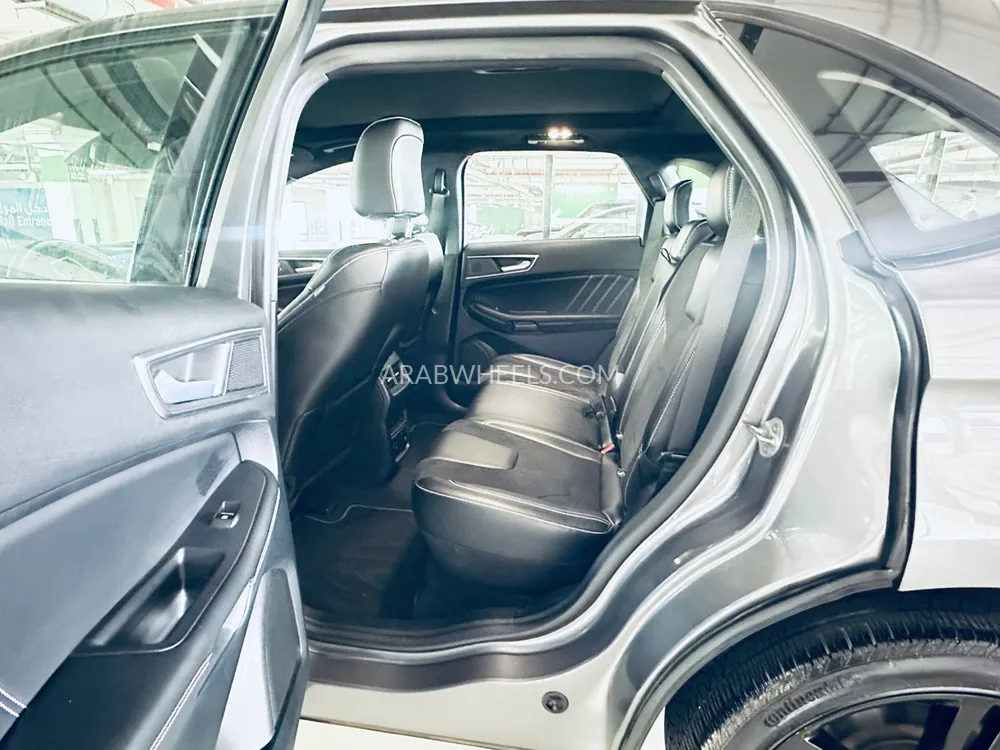 Ford Edge 2023 for Sale in Dubai Image-7