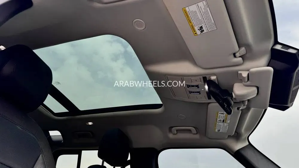 لاند روفر ديفندر 2020 for Sale in دبي Image-15