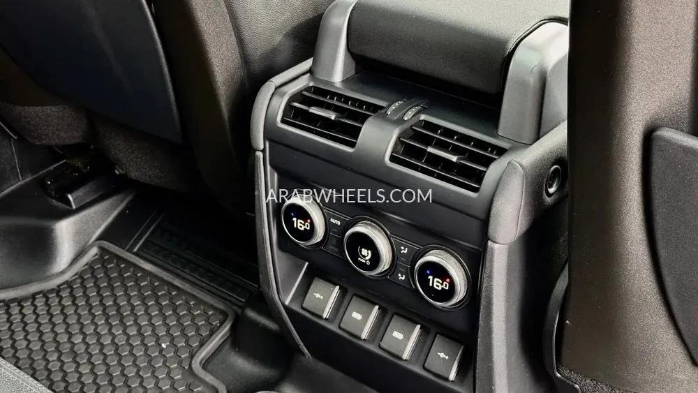 لاند روفر ديفندر 2020 for Sale in دبي Image-19