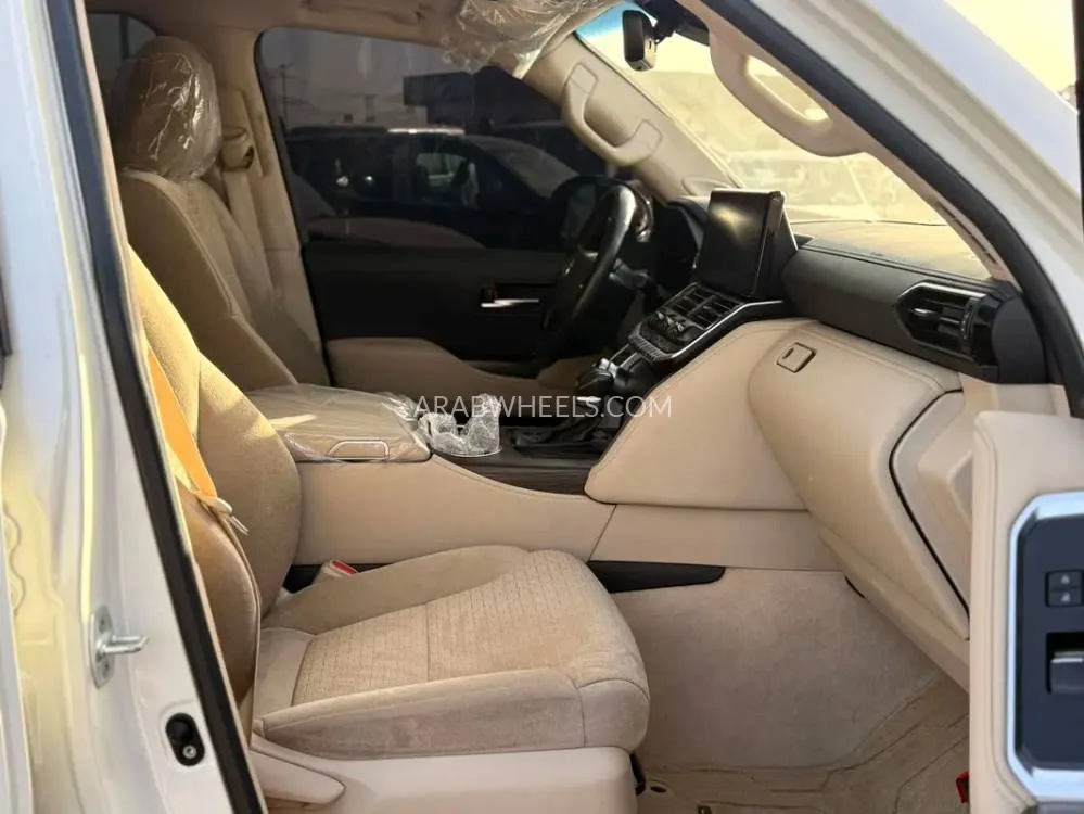 Toyota Land Cruiser 2023 for Sale in Dubai Image-7