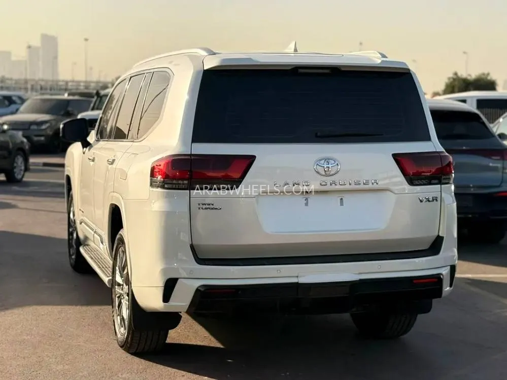 Toyota Land Cruiser 2023 for Sale in Dubai Image-10