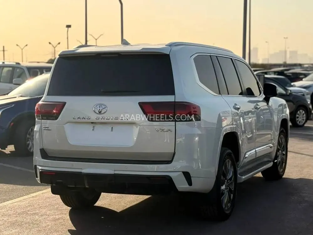 Toyota Land Cruiser 2023 for Sale in Dubai Image-13