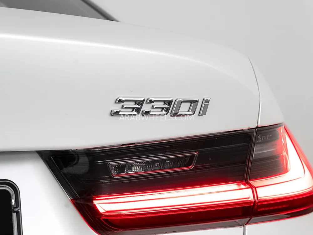 بي إم دبليو الفئة الثالثة 2023 for Sale in دبي Image-17