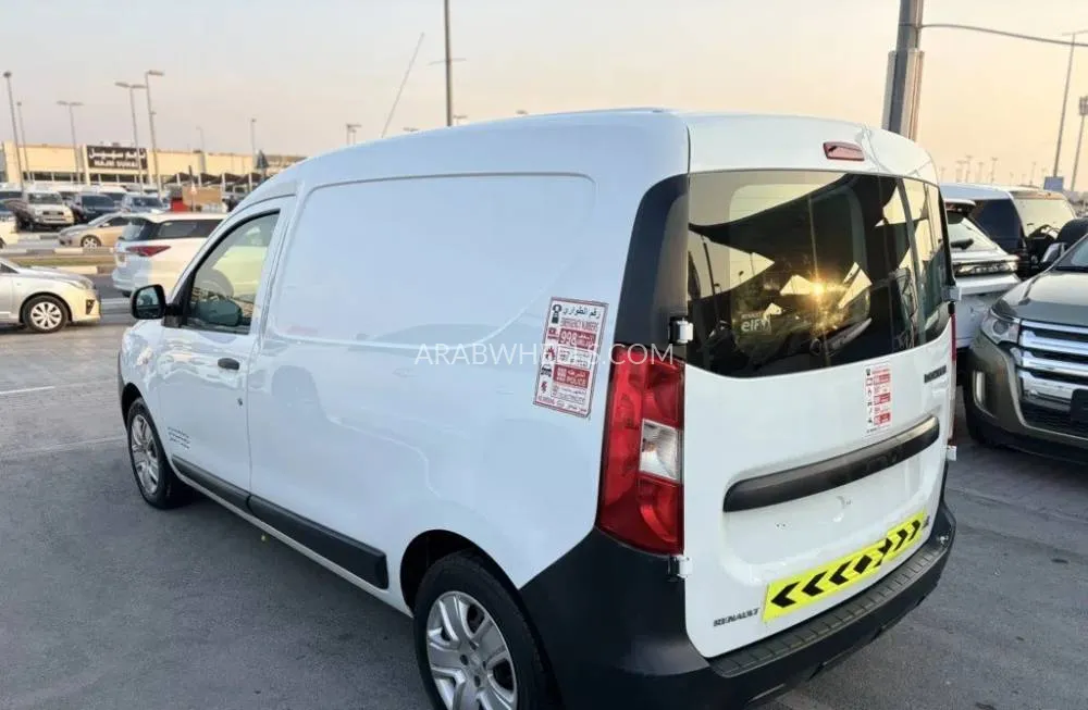 Renault Dokker Van 2019 for Sale in Sharjah Image-9