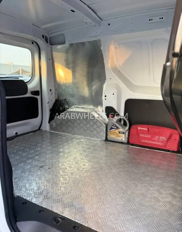 Renault Dokker Van 2019 for Sale in Sharjah Image-15