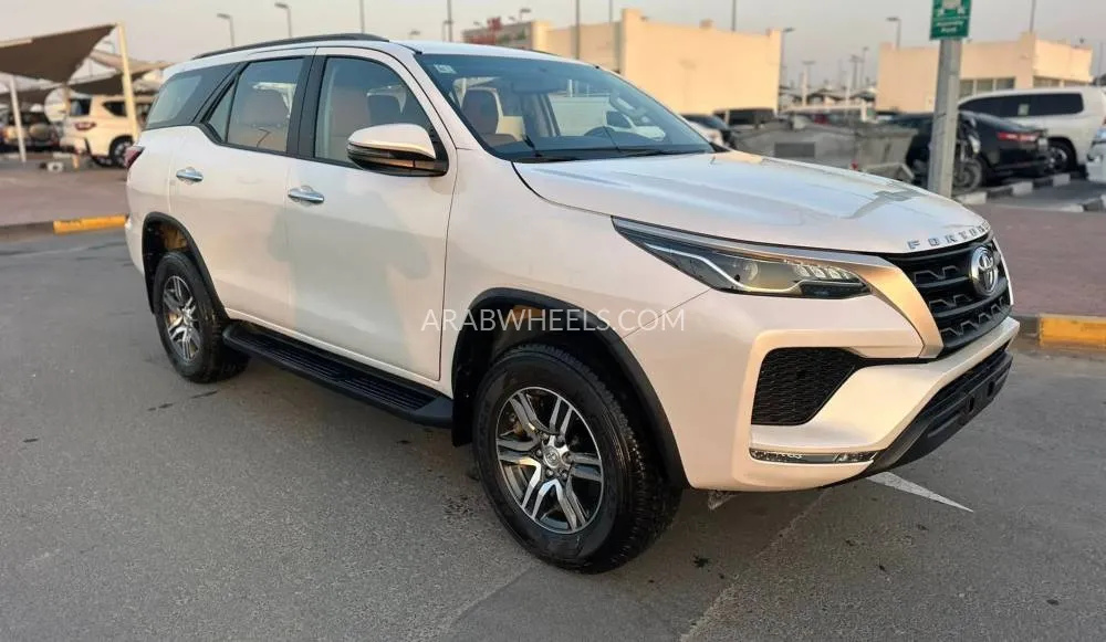 Toyota Fortuner 2024 for Sale in Sharjah Image-3