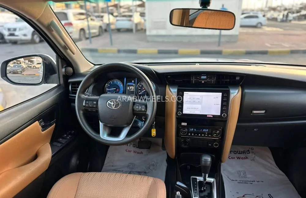 Toyota Fortuner 2024 for Sale in Sharjah Image-9