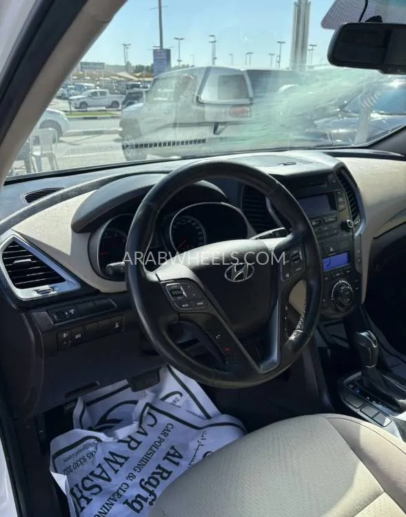 هيونداي سانتا في 2014 for Sale in الشارقة Image-16