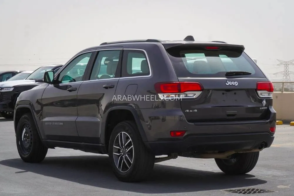 Jeep Cherokee 2021 for Sale in Dubai Image-2