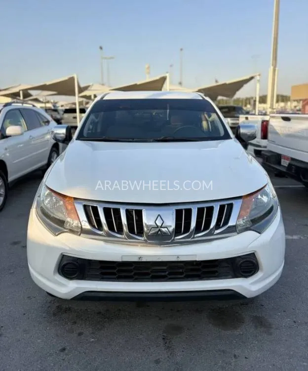 Mitsubishi L200 2016 for Sale in Sharjah Image-2