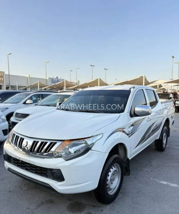 Mitsubishi L200 2016 for Sale in Sharjah Image-4