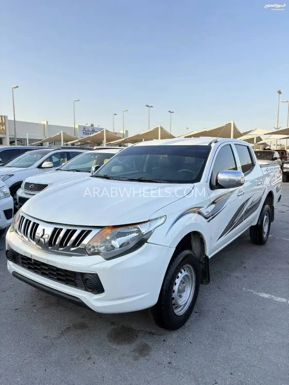 Mitsubishi L200 2016 for Sale in Sharjah Image-10