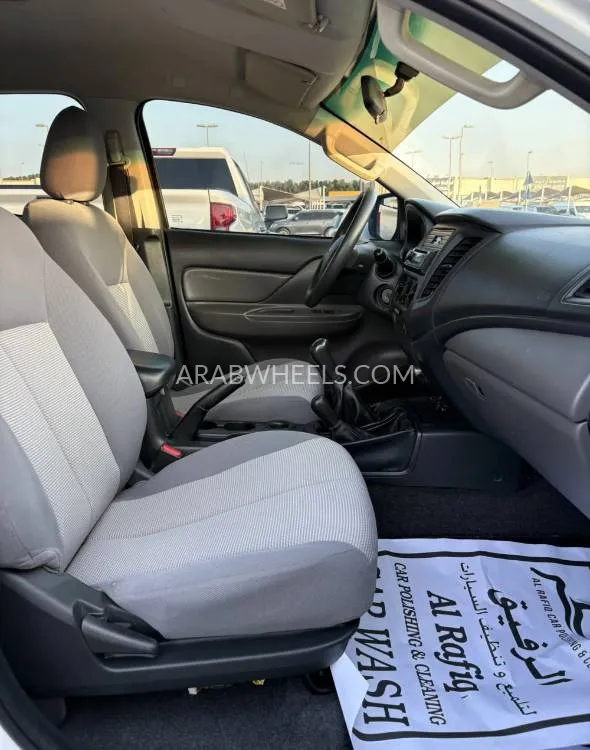 Mitsubishi L200 2016 for Sale in Sharjah Image-16