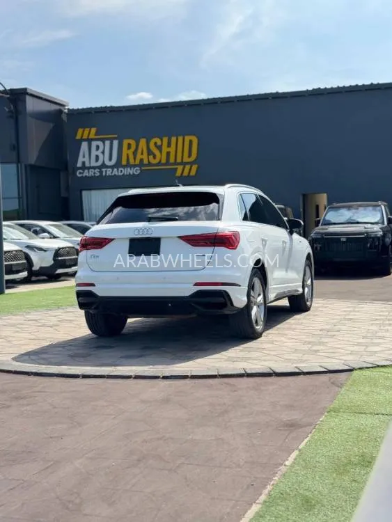 Audi Q3 2022 for Sale in Ajman Image-9
