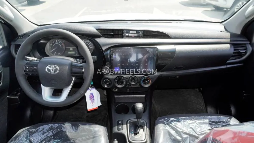 Toyota Hilux 2017 for Sale in Dubai Image-6