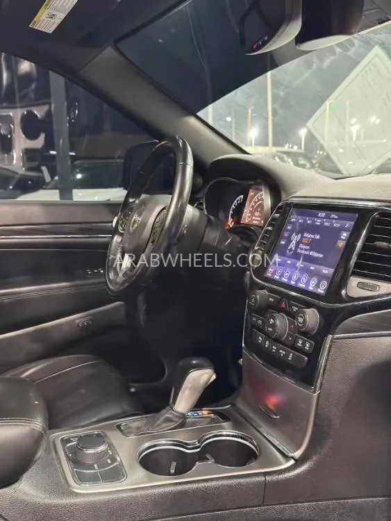 Jeep Cherokee 2019 for Sale in Ajman Image-10