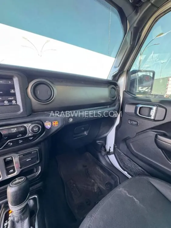 Jeep Wrangler 2018 for Sale in Ajman Image-10