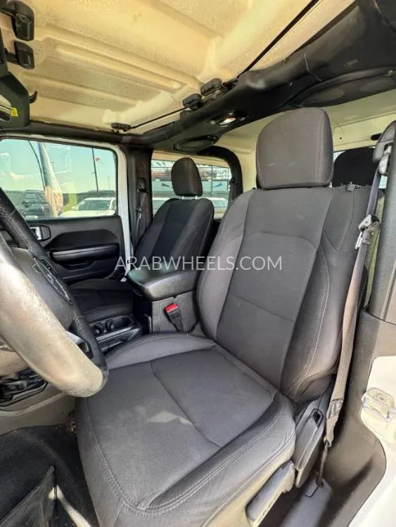 Jeep Wrangler 2018 for Sale in Ajman Image-16